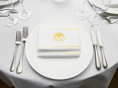 Dự án Thiết kế logo và bộ nhận diện thương hiệu khách sạn Majestic